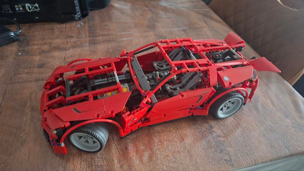 Lego Technic rode sportwagen  boekjes  zijn er wel, Kinderen en Baby's, Speelgoed | Speelgoedvoertuigen, Ophalen of Verzenden
