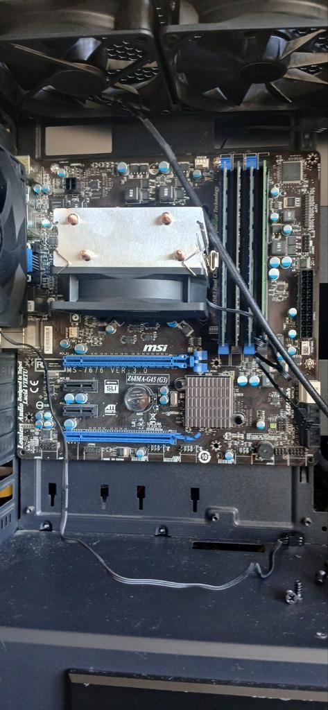 MSI Z68MA-G45 (G3) Moederbord met koeler met een 5i- 3570K, Computers en Software, Moederborden, DDR3, Ophalen of Verzenden, Zo goed als nieuw