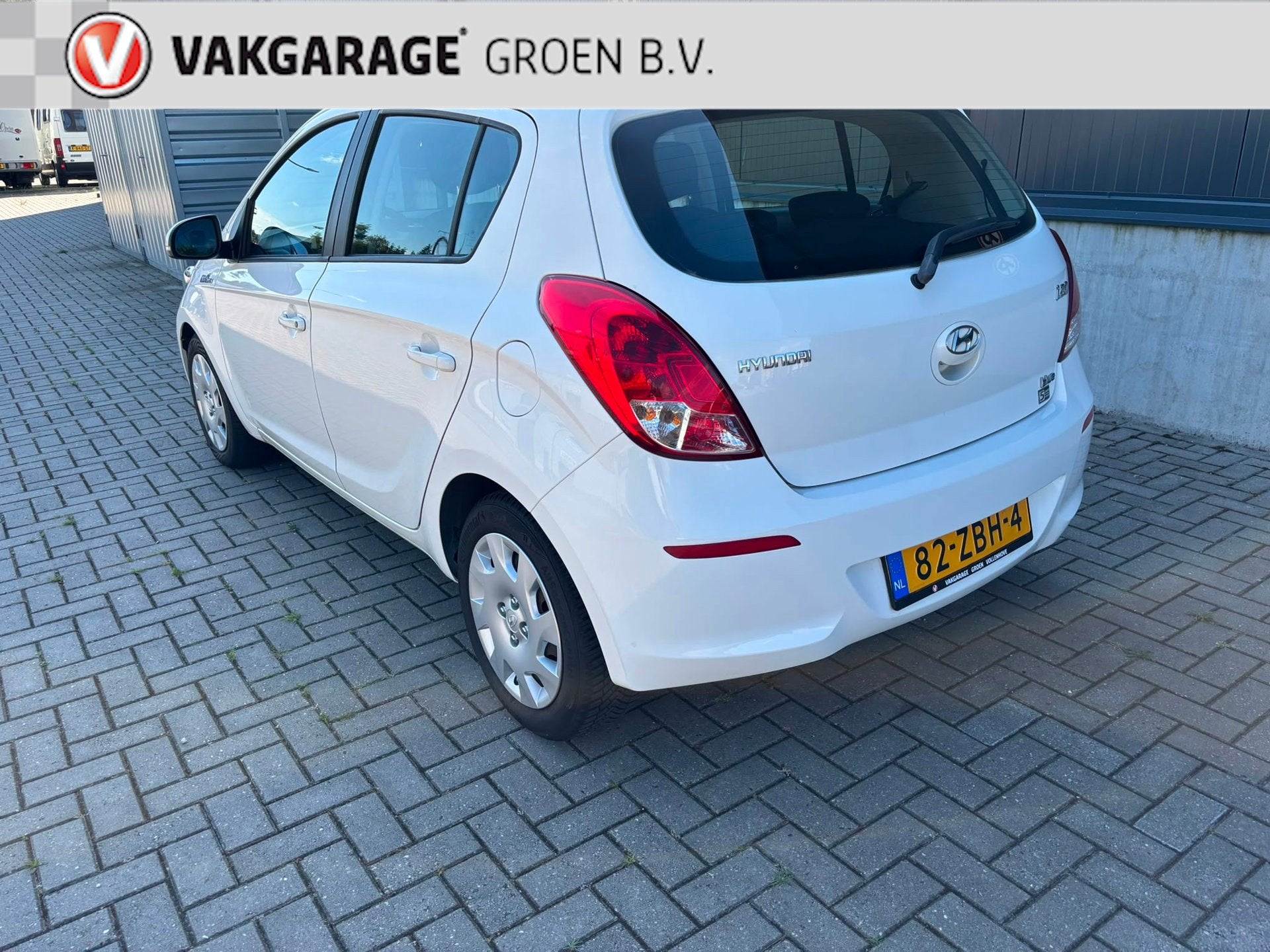 Hyundai I20 1.2i i-Motion / airco / trekhaak !, Euro 5, Gebruikt, 4 cilinders, Wit