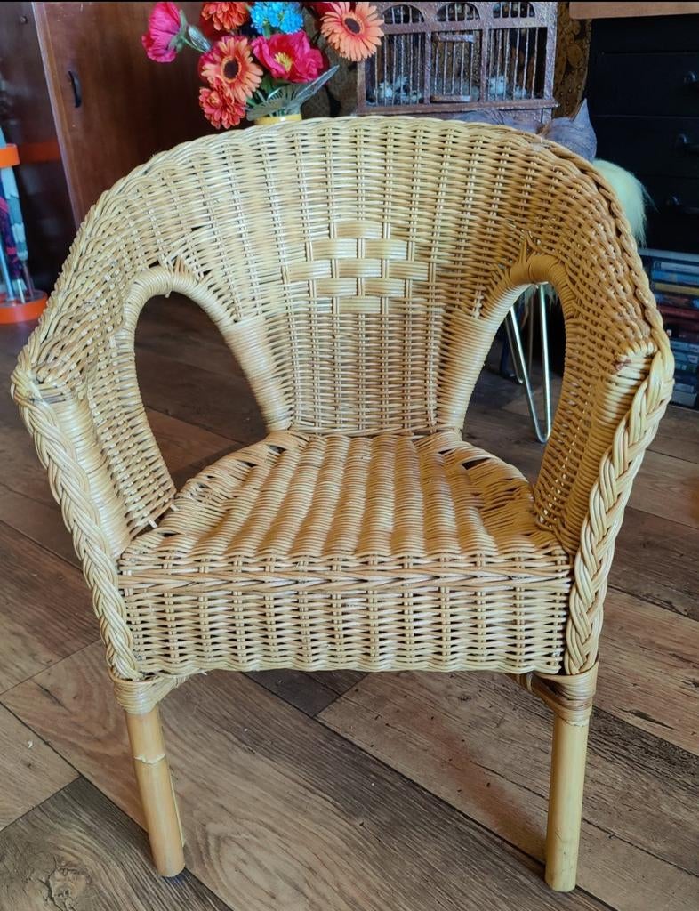 Vintage rotan kinderstoeltje - ook voor pop, beer of hondje, Ophalen of Verzenden, Zo goed als nieuw