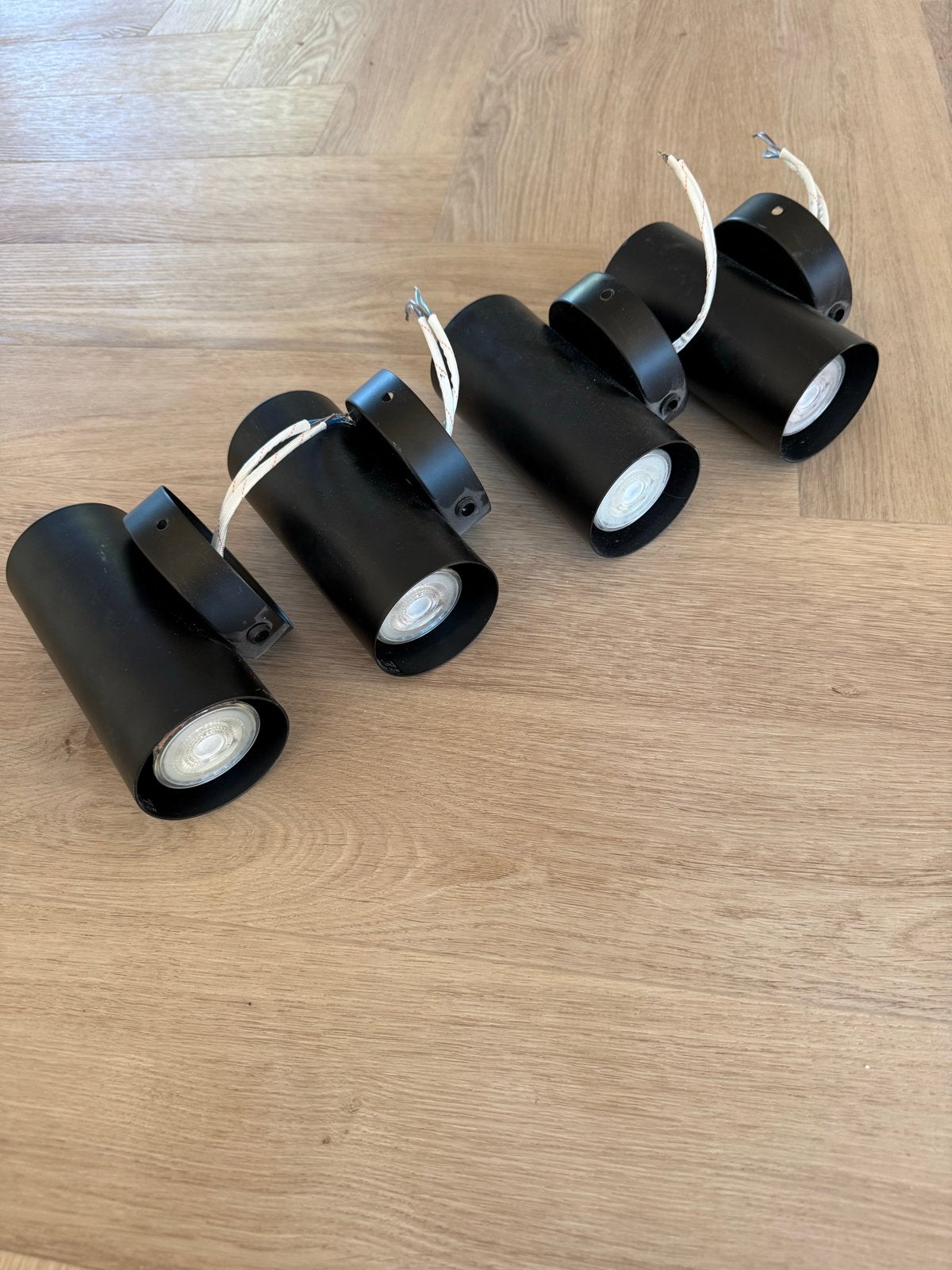 Set van 4 zwarte up/downlighter wandlampen karwei, Ophalen, Up-/downlighter, Overige fittingen, Zo goed als nieuw