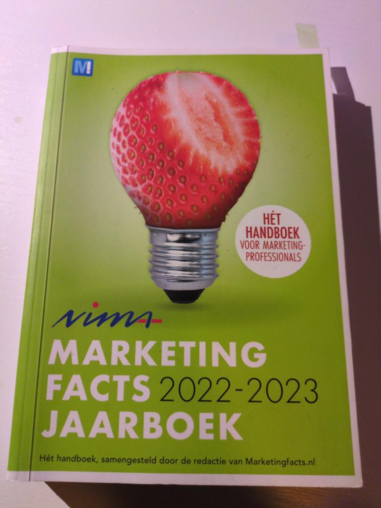 Marketingfacts - Nima Marketingfacts jaarboek 2022-2023, Ophalen of Verzenden, Zo goed als nieuw, Economie en Marketing, Marketingfacts