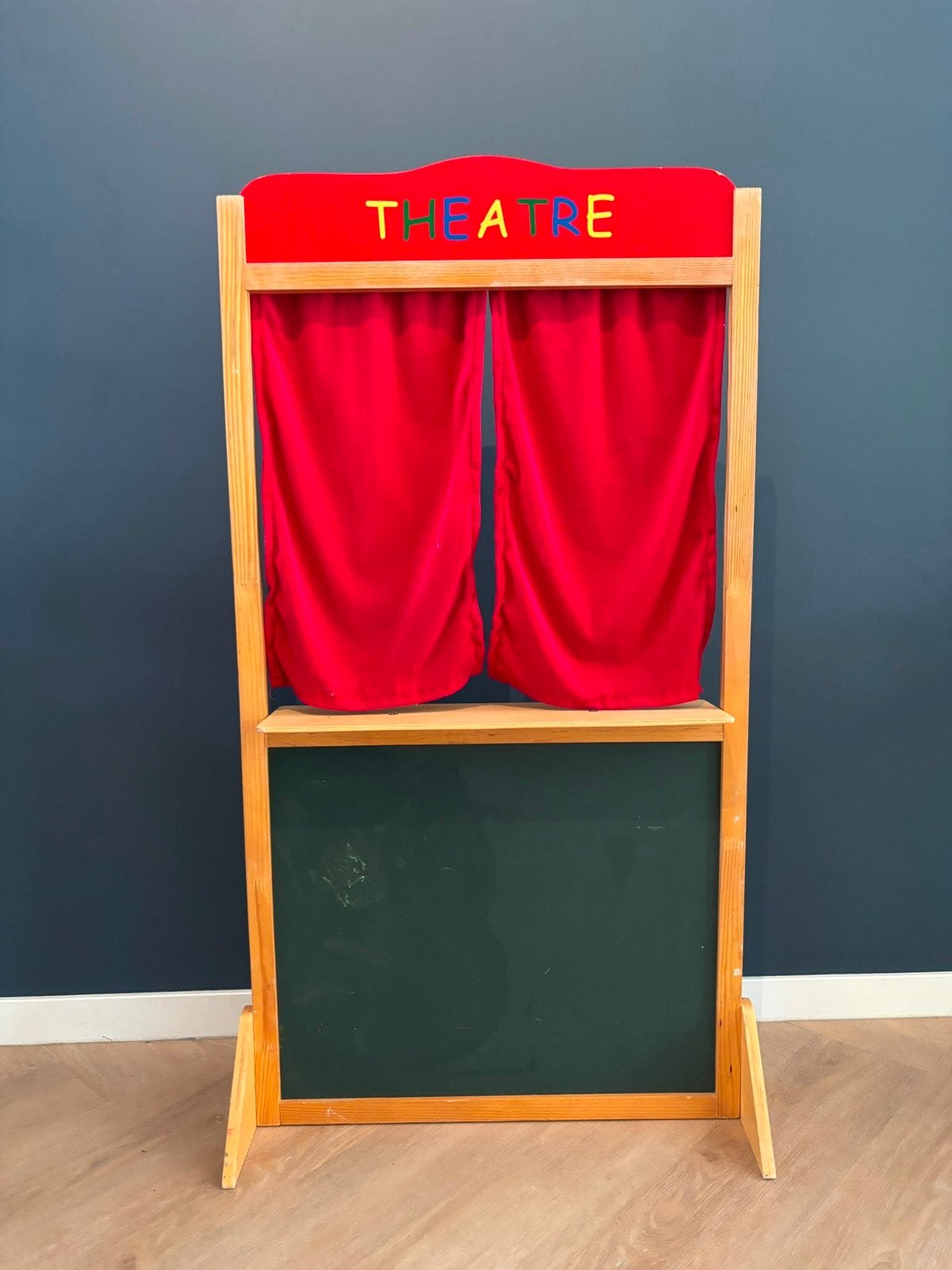 Houten poppenkast met krijtbord, Ophalen, Gebruikt, Jongen of Meisje