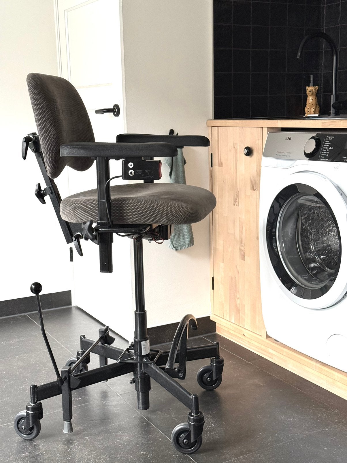Mooie Mercado Real trippelstoel, elek. Hoog/Laag 80 cm!, Ophalen, Gebruikt