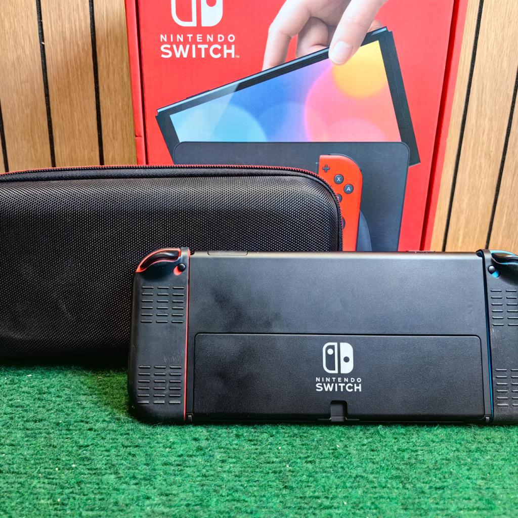 Nintendo Switch OLED Spelcomputer - In Nette Staat, Spelcomputers en Games, Spelcomputers | Nintendo Switch, Nintendo, Zo goed als nieuw