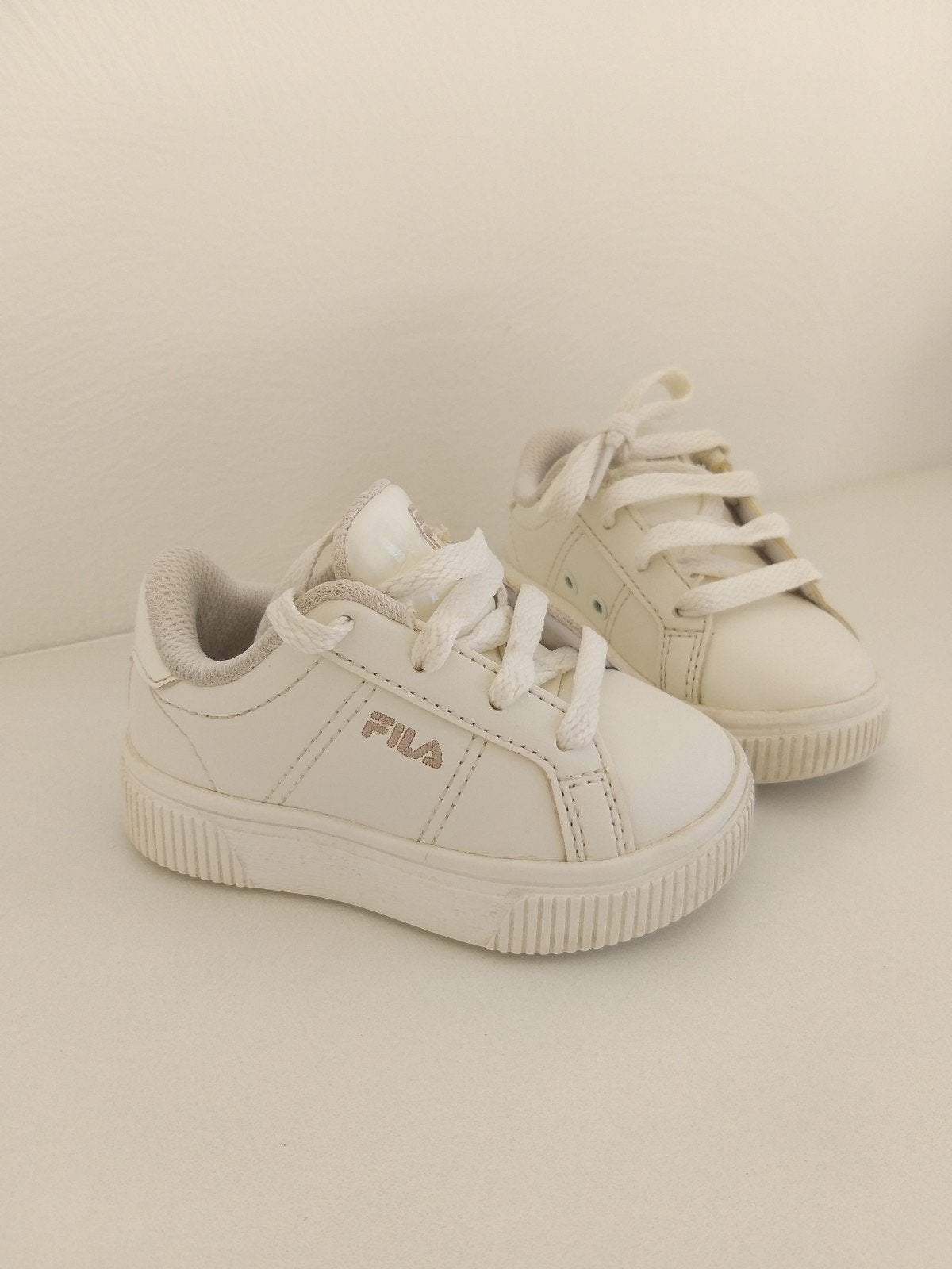 Schoenen van FILA maat 20, Kinderen en Baby's, Babykleding | Schoentjes en Sokjes, Ophalen, Schoentjes