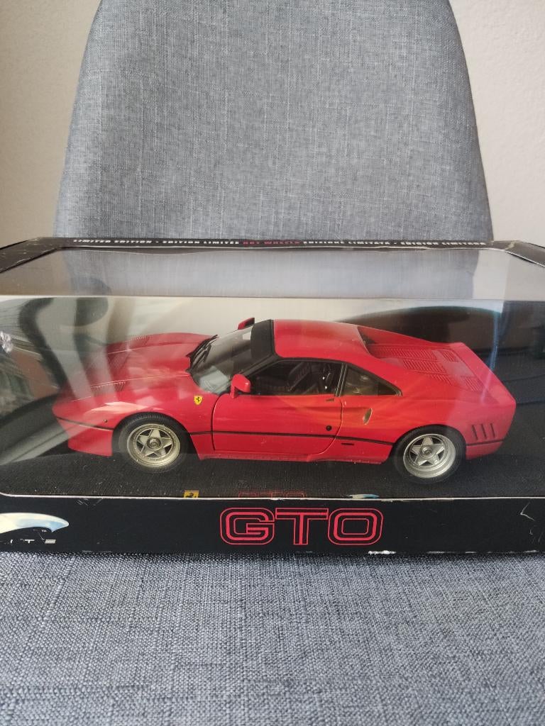 1:18 Hot Wheels Elite Ferrari 288 GTO, Ophalen of Verzenden, Zo goed als nieuw, Auto, Hot Wheels