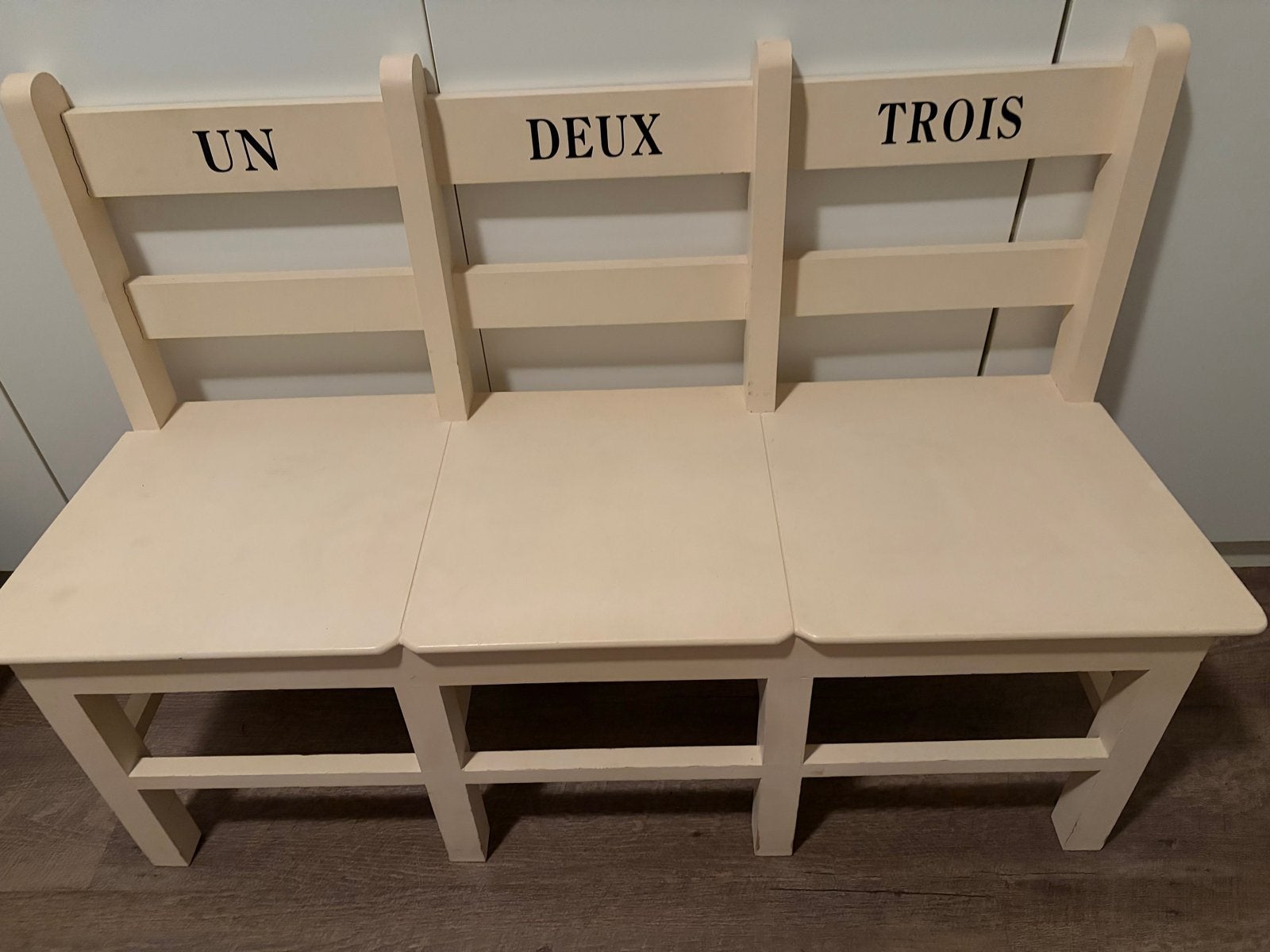 Kinderbankje met 3 zitplaatsen - 'Un, Deux, Trois', Ophalen, Gebruikt, Overige kleuren, Drie