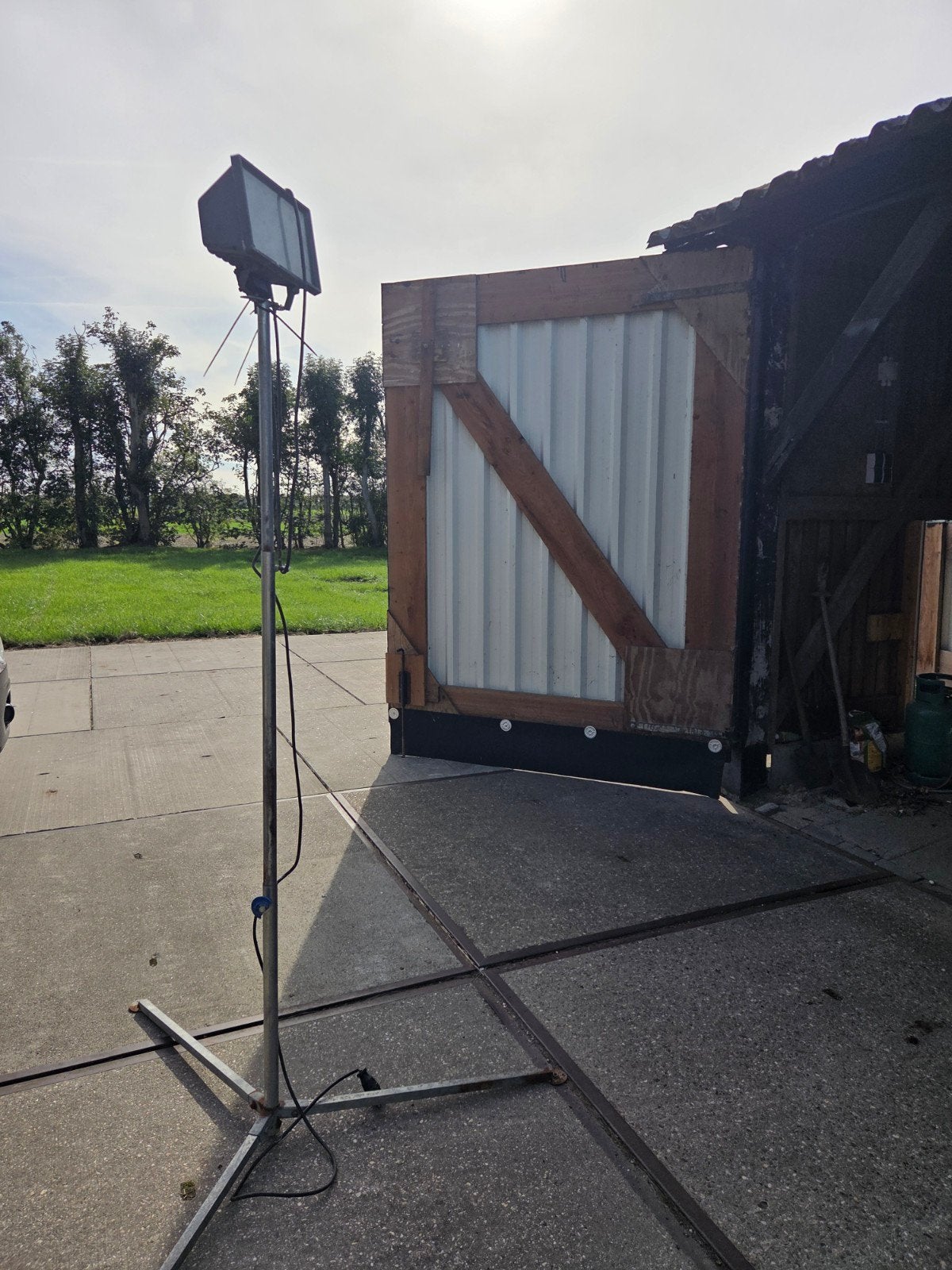 Bouwlamp 1000 watt op statief 2.5 meter, Ophalen, Gebruikt, Met statief, Lamp met armatuur