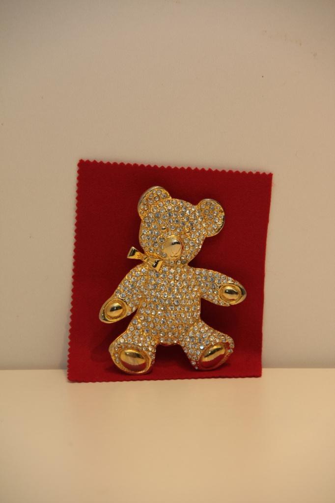 Goudkleurige Broche Beer met Strass steentjes., Overige materialen, Ophalen of Verzenden, Zo goed als nieuw, Goud