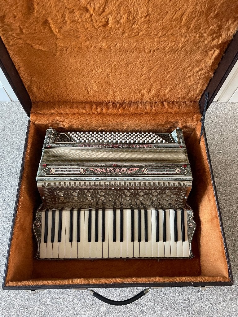 Accordeon Borsini, Muziek en Instrumenten, Accordeons, Gebruikt, Met koffer, Toetsaccordeon, 120-bas