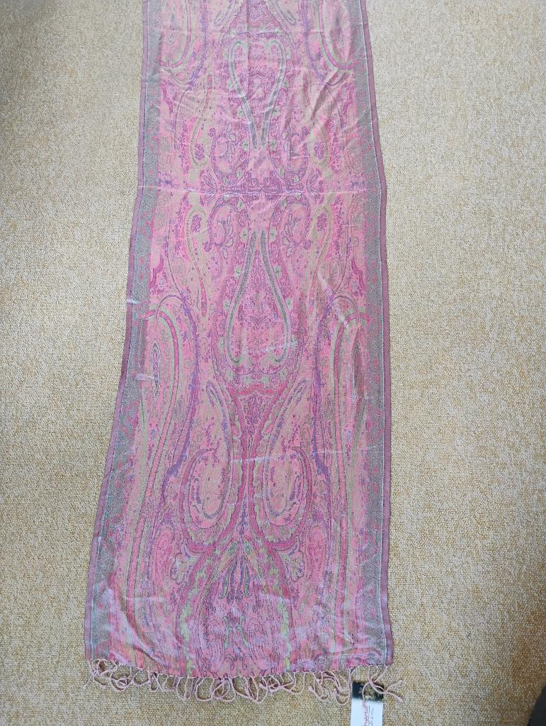 Nieuwe, zijden sjaal uit India merk Shingora pastel tinten, Kleding | Dames, Mutsen, Sjaals en Handschoenen, Maat 38/40 (M), Nieuw