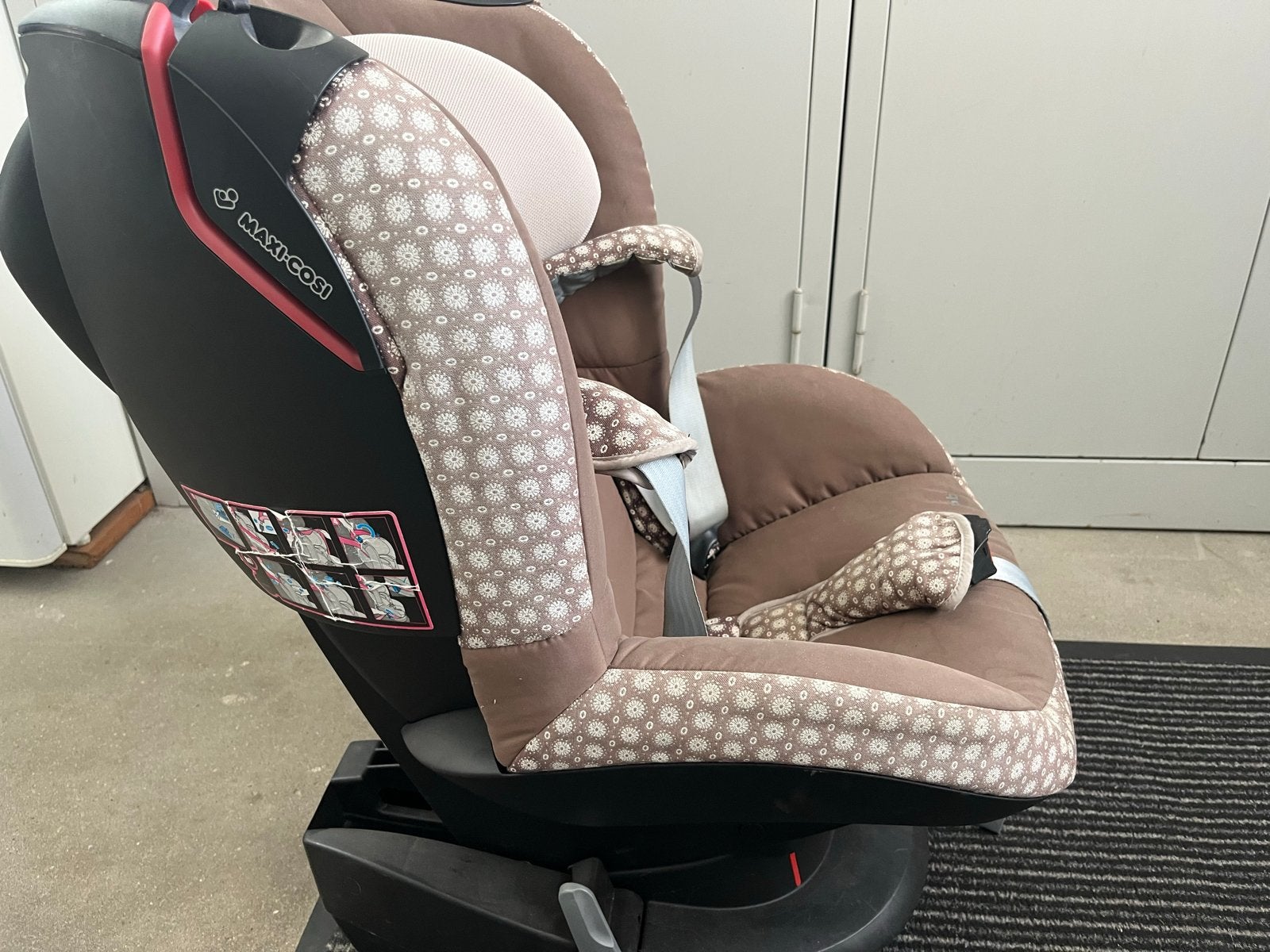 Maxi-Cosi Tobi autostoel - Bruin met patroon, Ophalen, Verstelbare rugleuning, 9 t/m 18 kg, Maxi-Cosi