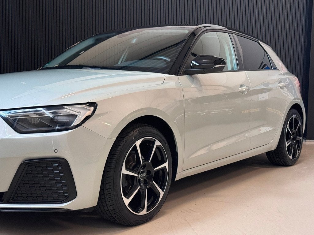 Audi A1 Sportback 25 TFSI Advanced edition | LED | CARPLAY |, Stof, Zwart, 95 pk, 1100 kg