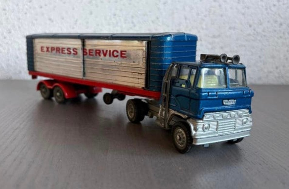 Corgi Toy Ford met atrailer, Hobby en Vrije tijd, Modelauto's | 1:43, Ophalen of Verzenden, Zo goed als nieuw, Auto, Corgi
