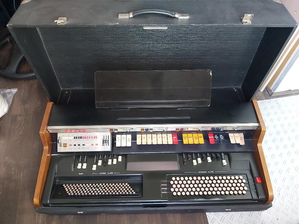 Knoppen Orgel  Elka Concorde 402, Ophalen, Gebruikt, 2 klavieren, Orgel
