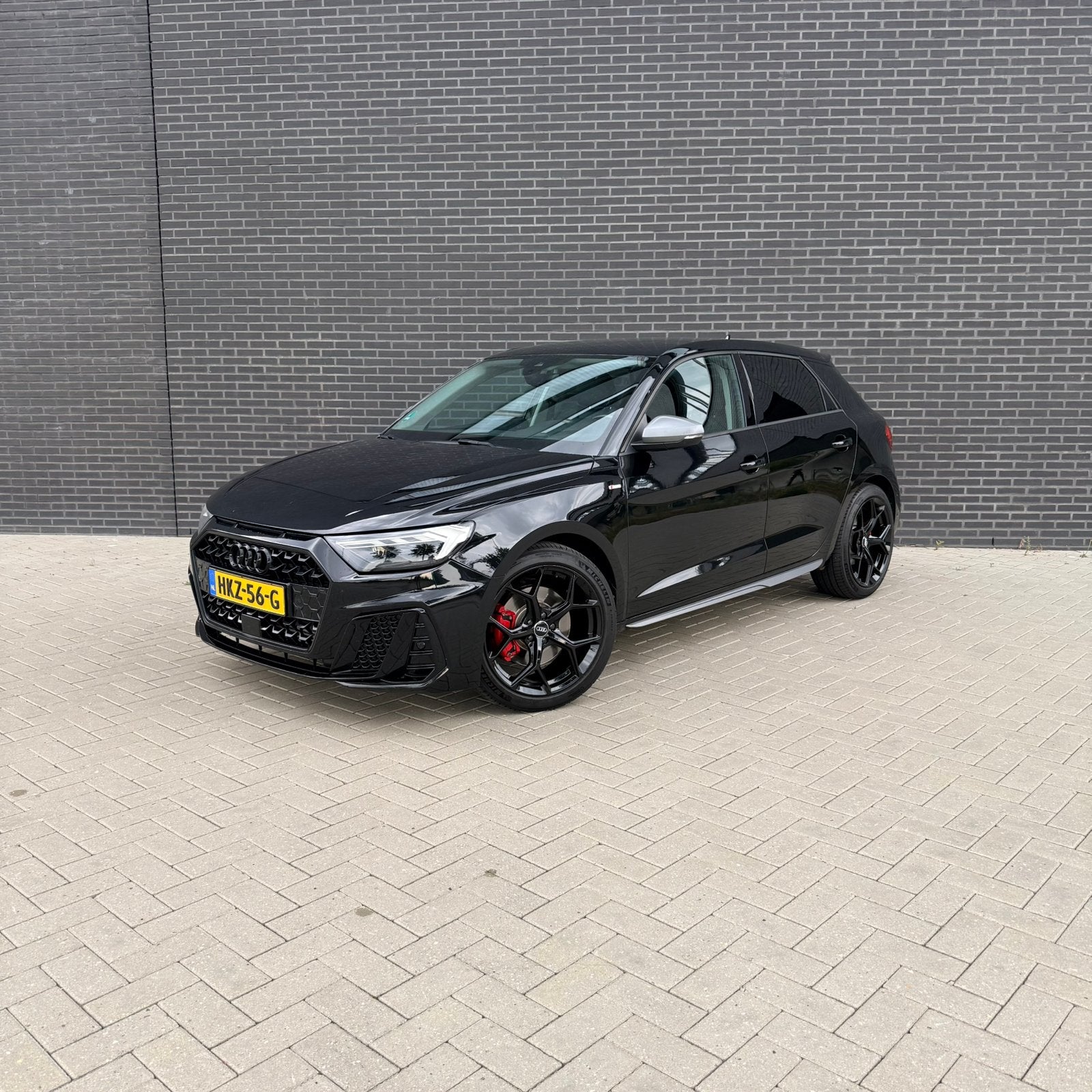Audi A1 40 Tfsi S-line KEYLESS PDC CARPLAY STOELVERW 18INCH, Auto's, Audi, A1, Zwart, 4 cilinders, 1984 cc