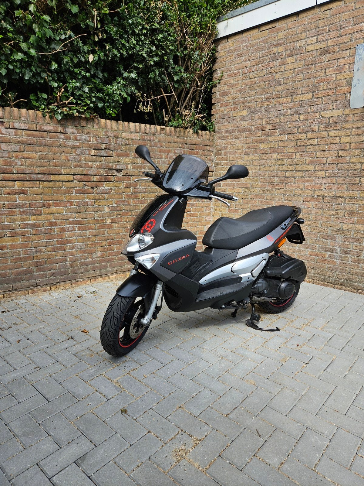 Gilera Runner RST 200cc – Duitse papieren – Leovince, Scooter, Sportuitlaat, Occasion, Particulier