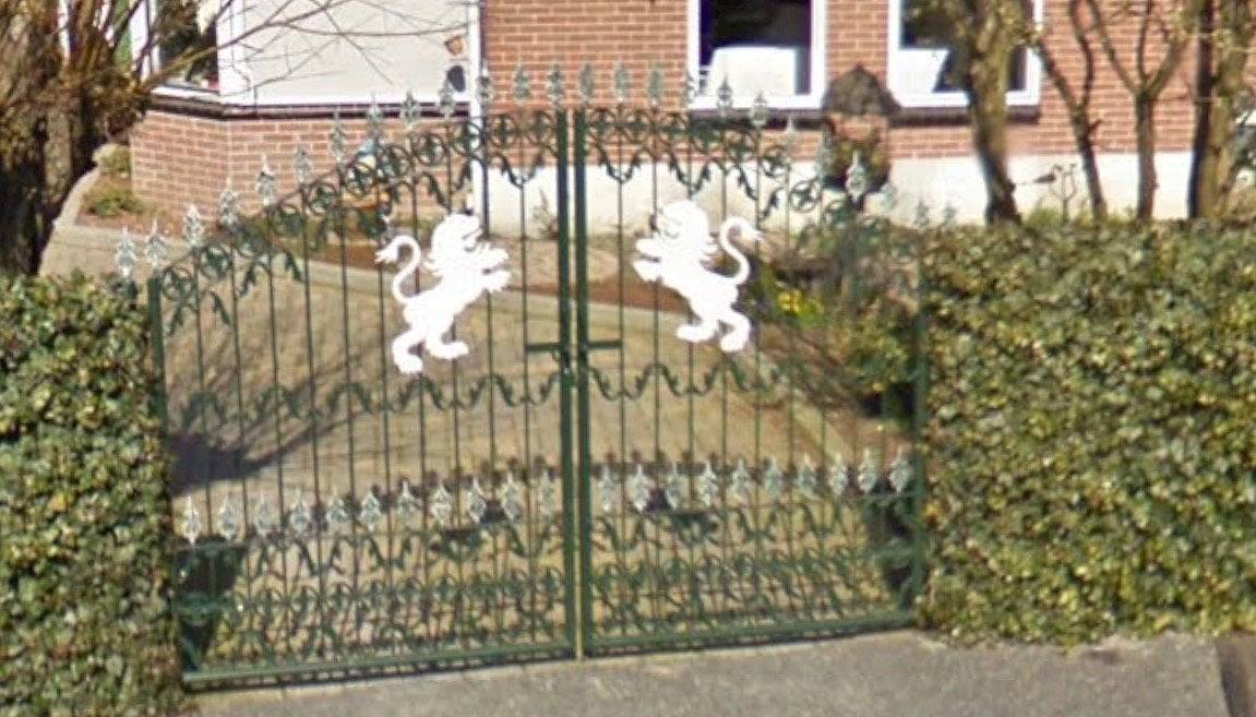 Mooi stalen toegangshek met leeuwenornamenten, Ophalen, Met poort, Gebruikt, Sierhekwerk