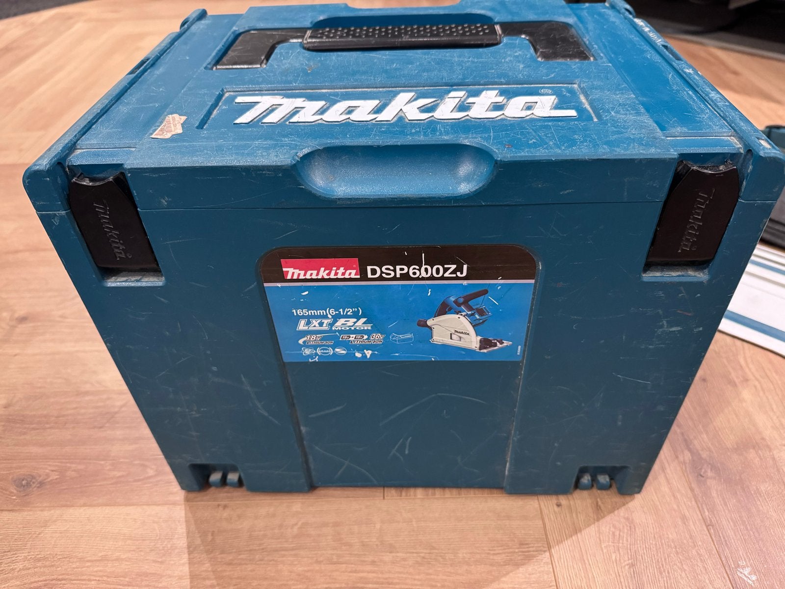 Makita DSP600ZJ2 Invalzaag met geleiderail en tas, Doe-het-zelf en Verbouw, Ophalen, Gebruikt, Invalzaag, 30 tot 70 mm