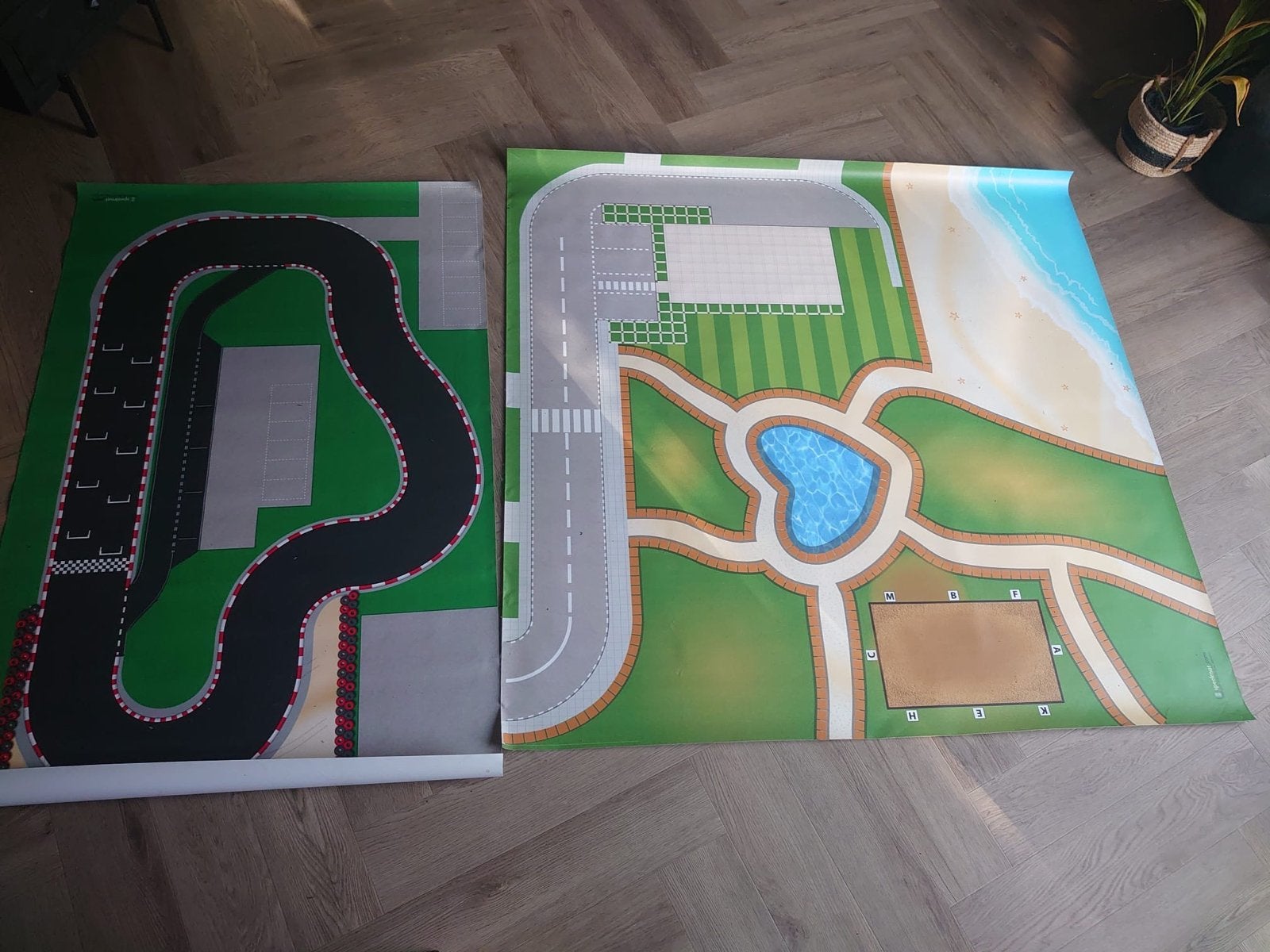 2 lego Speelkleden: Racebaan en Stad/Strand, Ophalen, Gebruikt, Accessoire, Lego