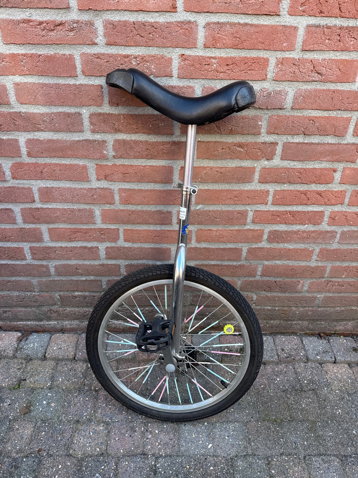 Eenwieler in hoogte verstelbaar inclusief standaard, Fietsen en Brommers, Ophalen, Gebruikt