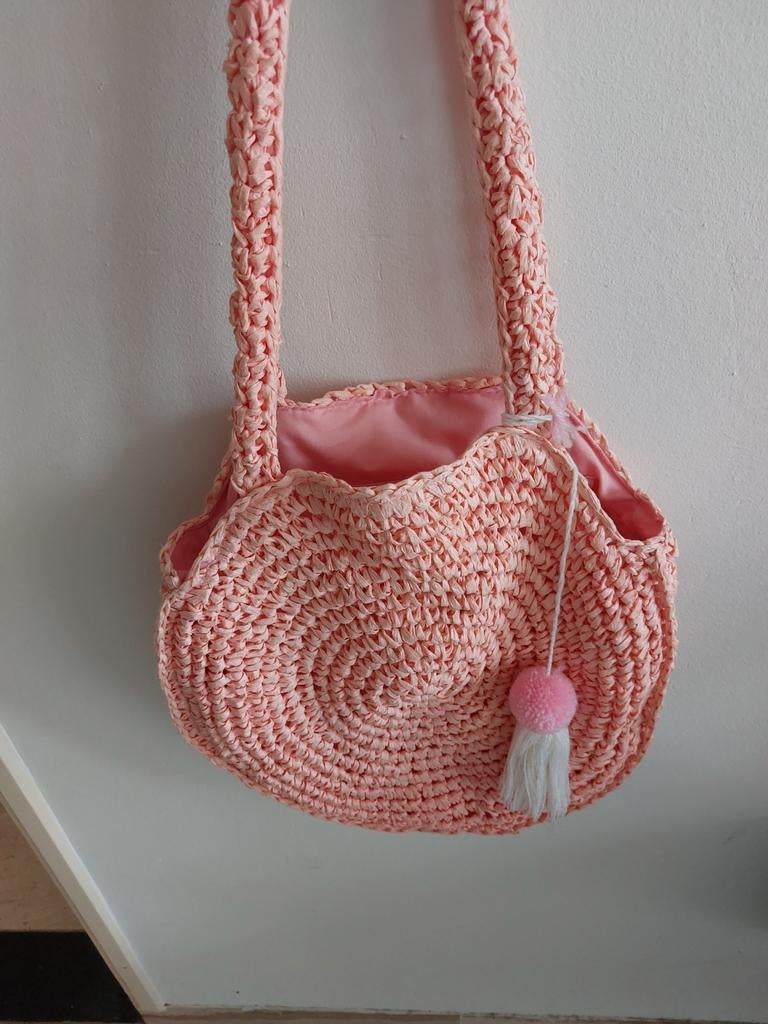 Schattig Roze Gehaakt Schoudertasje met Kwastje, Sieraden, Tassen en Uiterlijk, Tassen | Damestassen, Ophalen of Verzenden, Zo goed als nieuw