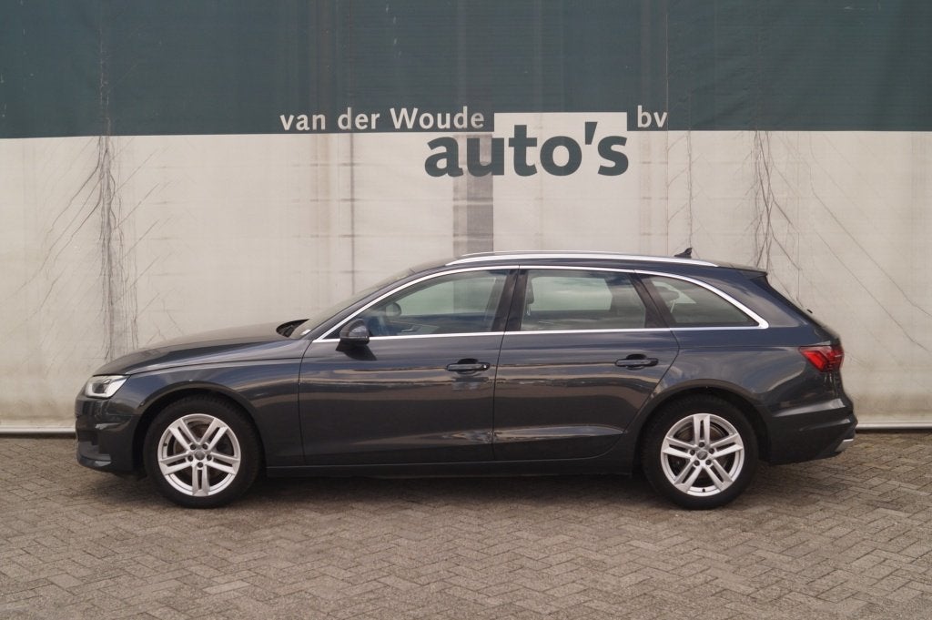 Audi A4 Avant 35 TDI Business Edition -NAVI-LEER-CARPLAY-PDC, Auto's, Automaat, Dealer onderhouden, 136 pk, Gebruikt