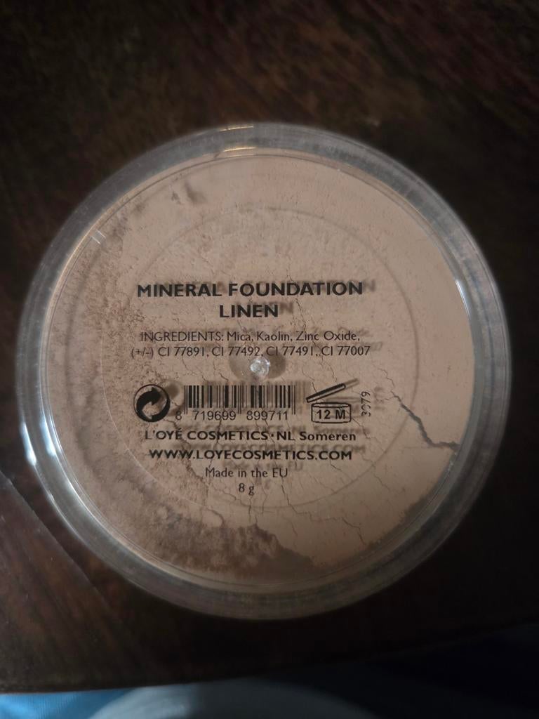 L'oyé mineral foundation kleur linen, Ophalen of Verzenden, Nieuw, Beige, Gehele gezicht