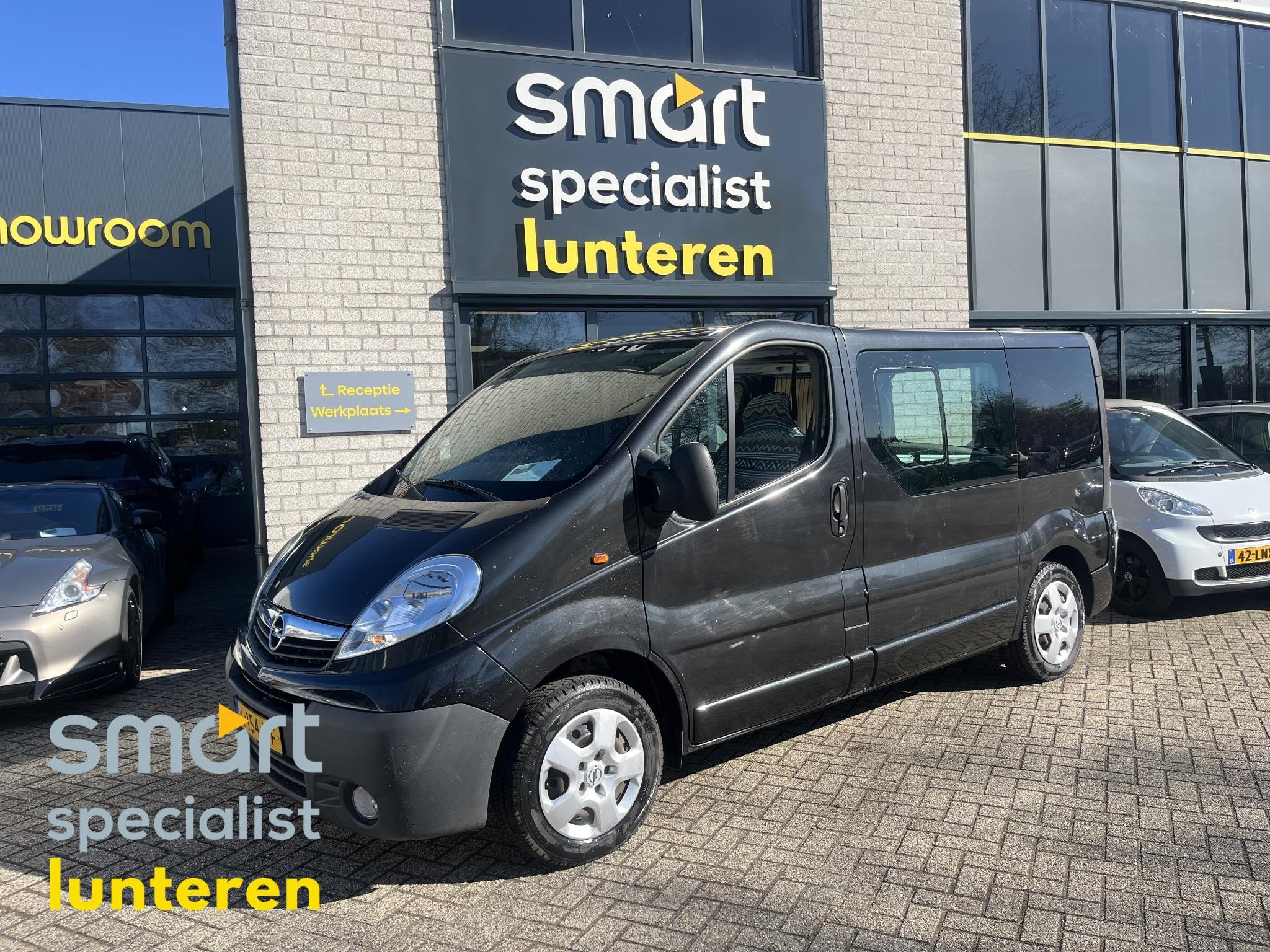 Opel Vivaro camper! met hefdak leuke starterscamper!, Caravans en Kamperen, Overige merken, Buscamper of Camperbus, Bedrijf, Handgeschakeld