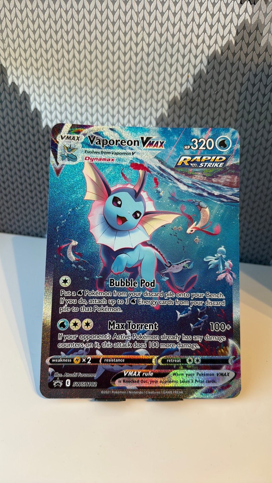 Pokémon Jumbo Vaporeon VMAX Kaart SWSH184, Ophalen of Verzenden, Zo goed als nieuw