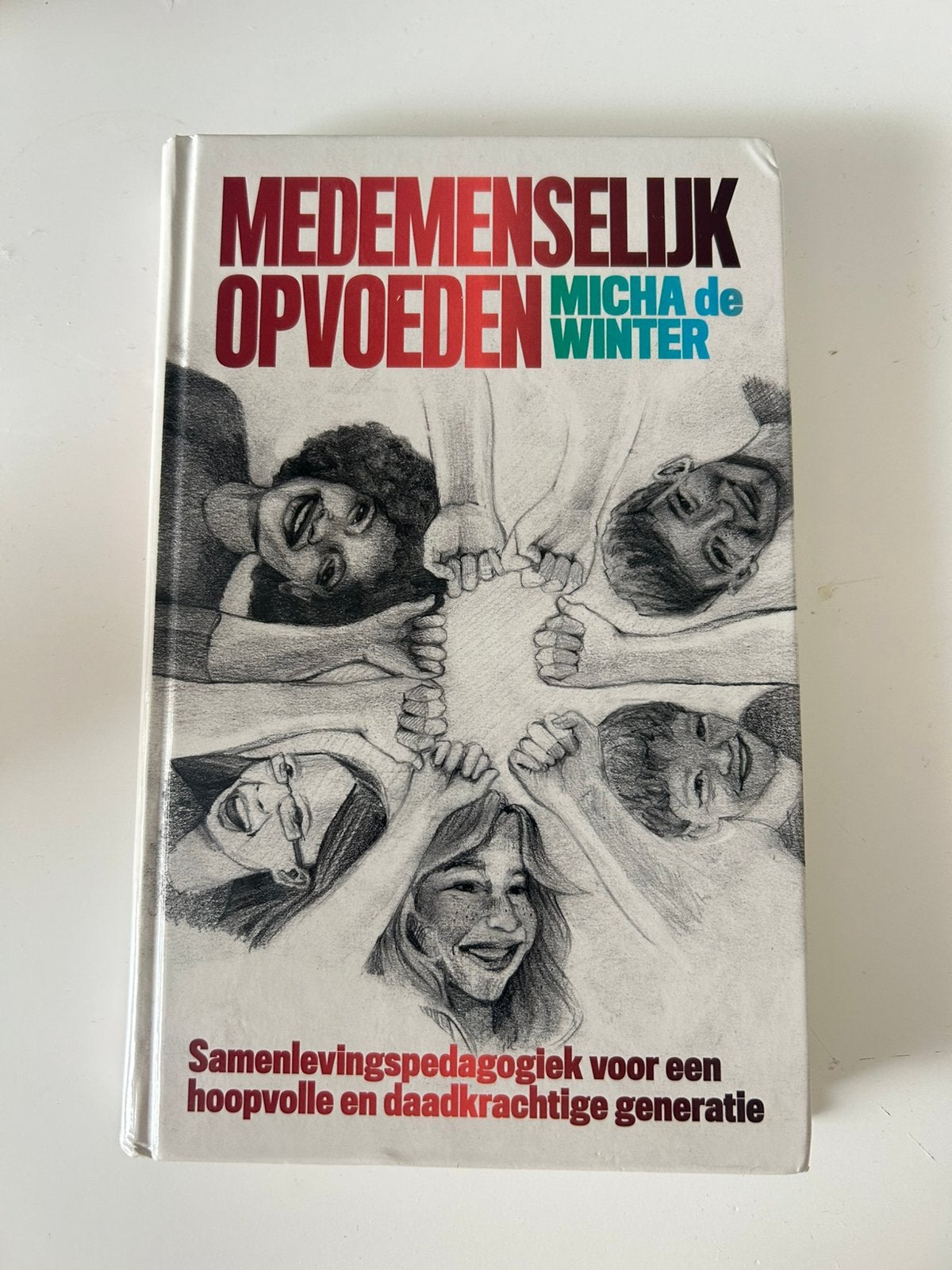 Medemenselijk opvoeden- Micha de Winter, Boeken, Ophalen of Verzenden, Zo goed als nieuw