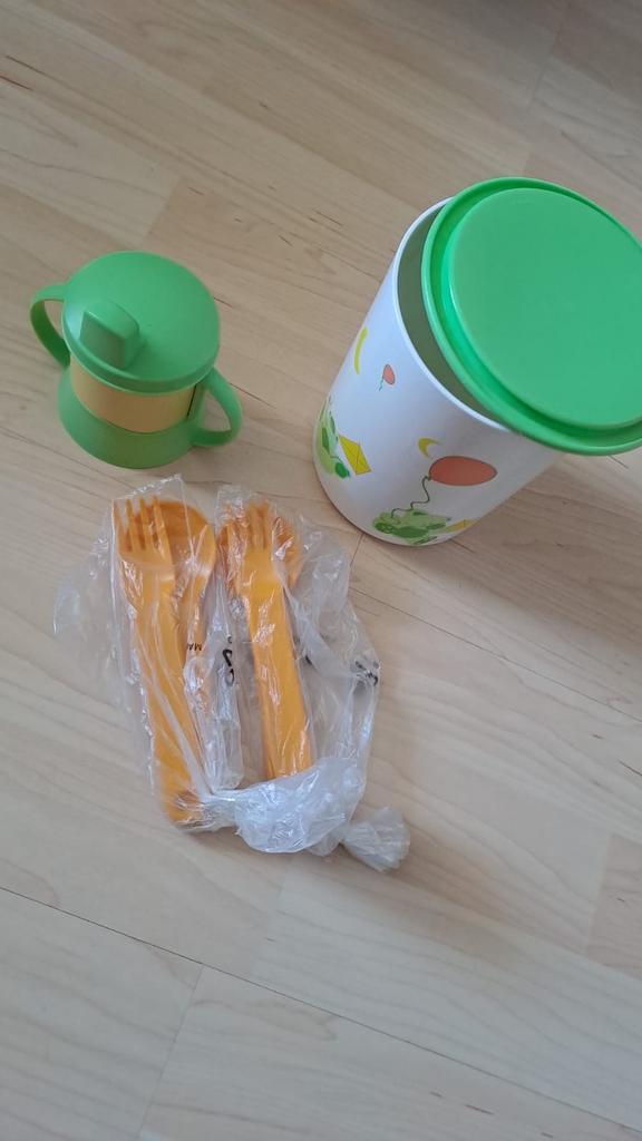 Tupperware set: beker, bus en bestek voor kinderen, Ophalen of Verzenden, Nieuw, Groen, Beker of Kan