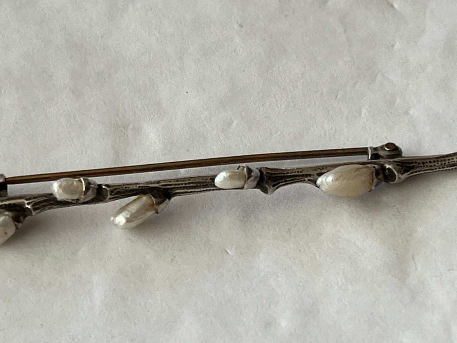 Antieke Zilveren Blaadjes Broche met Mabe Parels, Sieraden, Tassen en Uiterlijk, Verzenden, Zo goed als nieuw, Met parel, Zilver