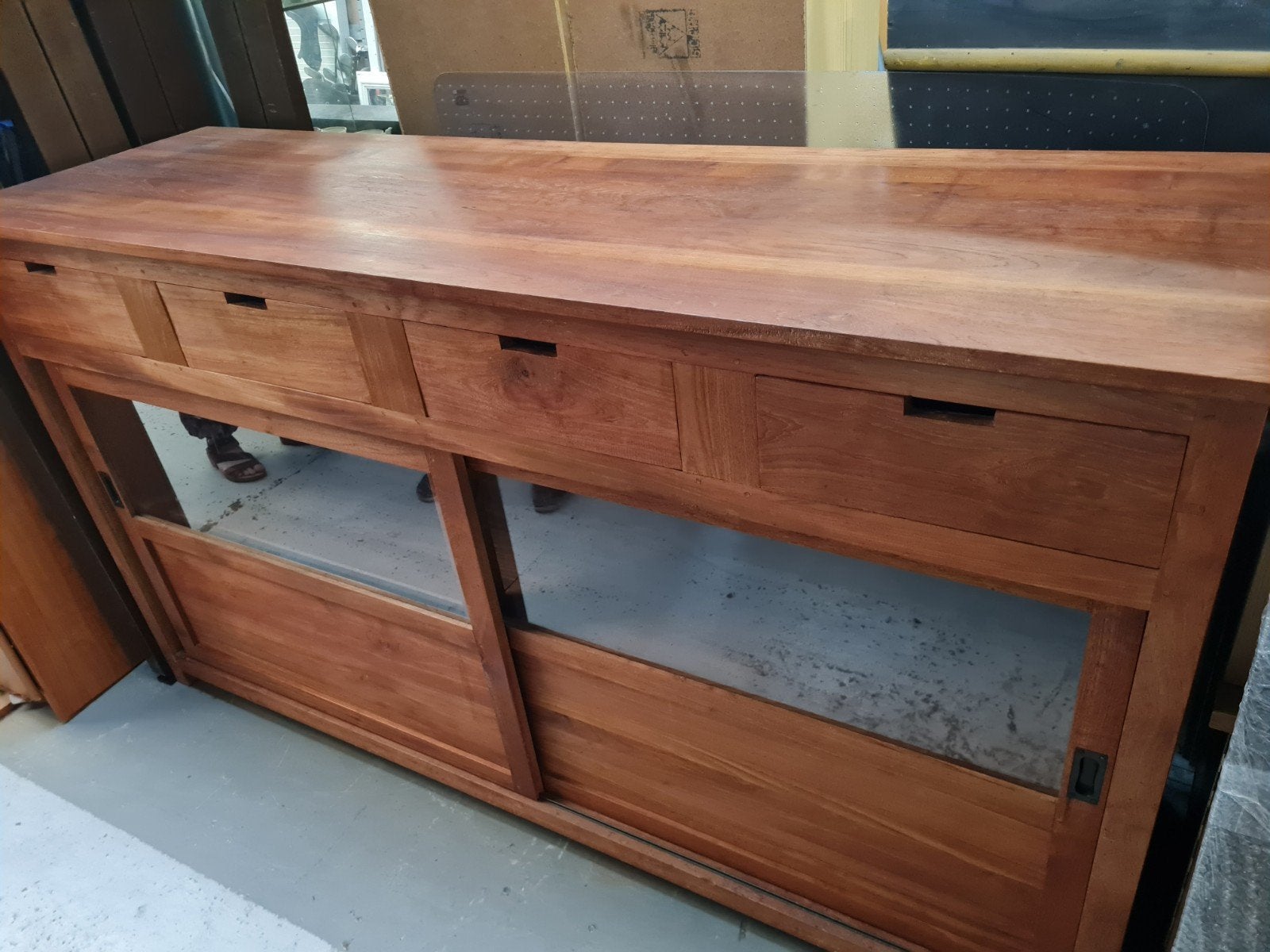 Massief houten dressoir met lades en schuifdeuren 205x62x113, Huis en Inrichting, Kasten | Dressoirs, Ophalen, Gebruikt, Met deur(en)