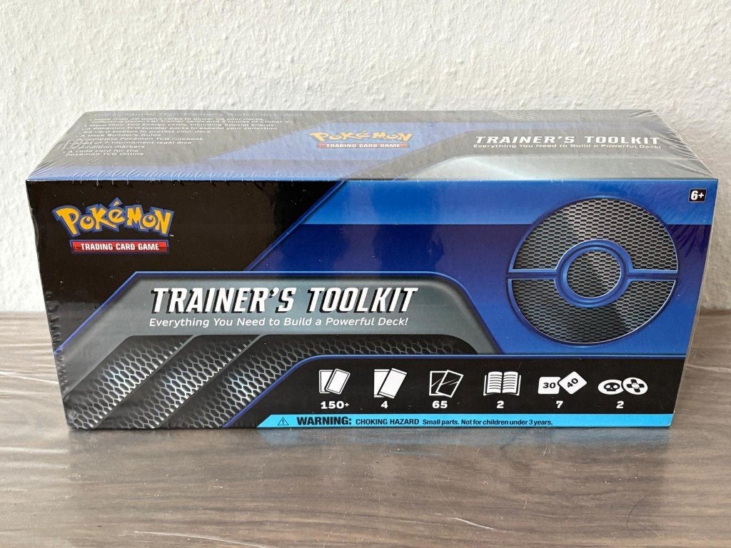 Pokémon trainer's toolkit 2021, Ophalen of Verzenden, Nieuw, Overige typen, Foil