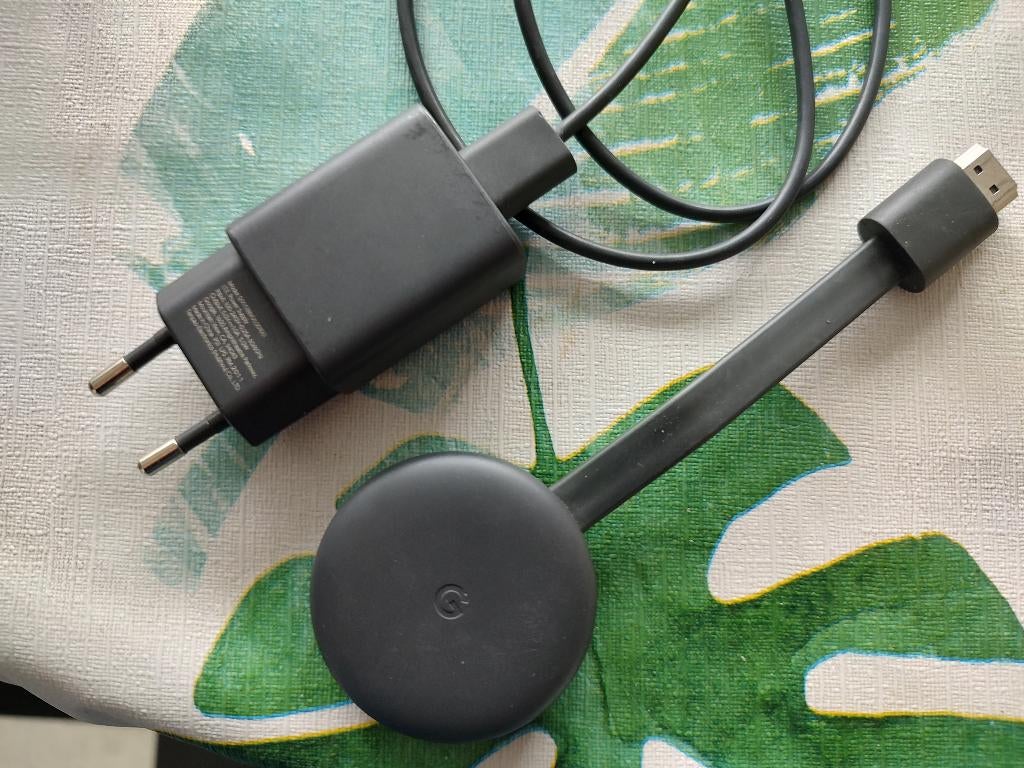 Google Chromecast V3 in goede staat met lader en kabel, Audio, Tv en Foto, Mediaspelers, Ophalen of Verzenden, Zo goed als nieuw