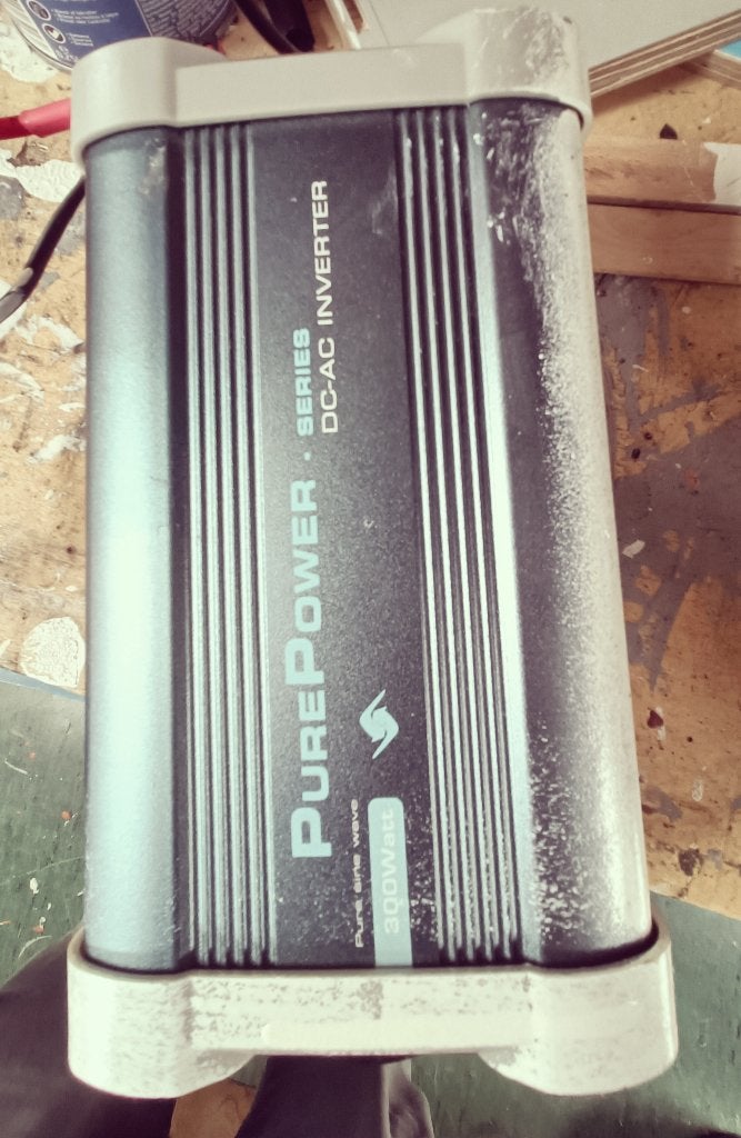 Omvormer  Xenteq pure power 12V naar 230V, Ophalen of Verzenden, Gebruikt, Overige merken, Omvormer