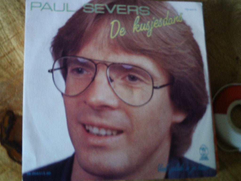 paul severs - de kusjesdans // veel geluk in je leven 15o, 7 inch, Ophalen of Verzenden, Zo goed als nieuw, Beschermende buitenhoes