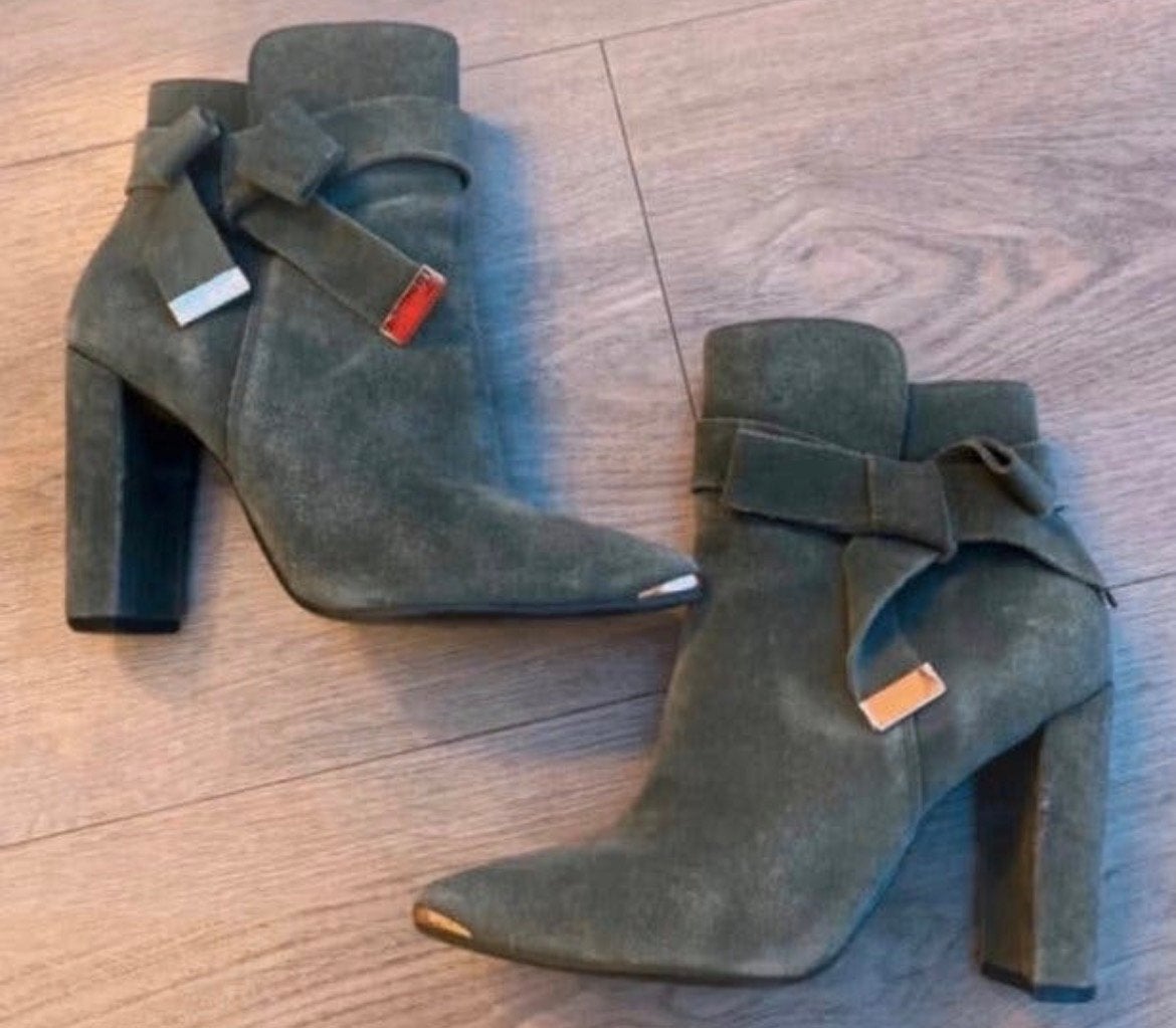 Ted Baker suède enkellaarsjes met hak - Maat 37, Kleding | Dames, Schoenen, Lage of Enkellaarzen, Ophalen of Verzenden, Gedragen