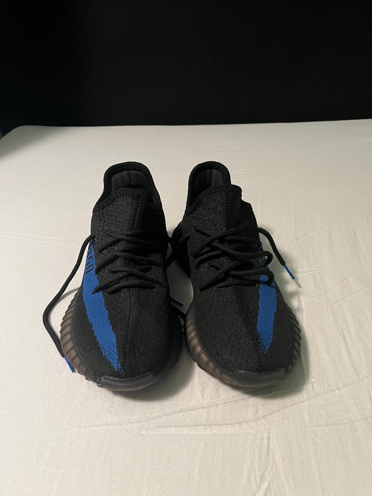 Yeezy Boost 350 zwart/blauw - Maat 42, Zwart, Ophalen of Verzenden, Adidas Yeezy, Sneakers of Gympen