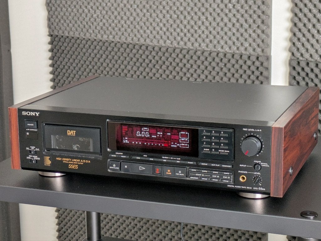 Sony DTC-55ES, DAT-recorder - met remote, doos en manual, Ophalen of Verzenden, Enkel, Sony, Tiptoetsen