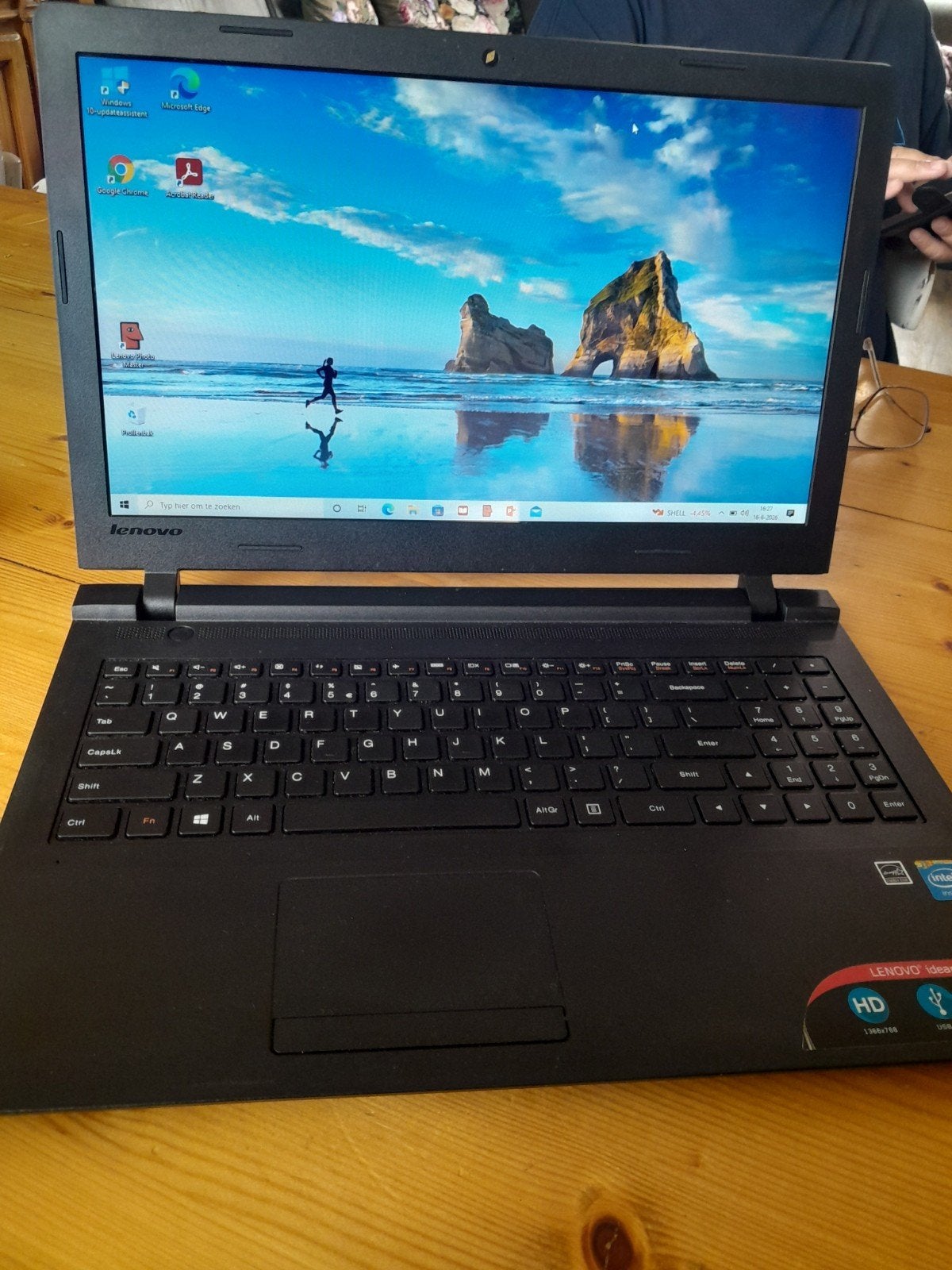 Lenovo ideapad 100 laptop met oplader weinig gebruikt ., Lenovo Ideapad, 2 tot 3 Ghz, Ophalen of Verzenden, Zo goed als nieuw