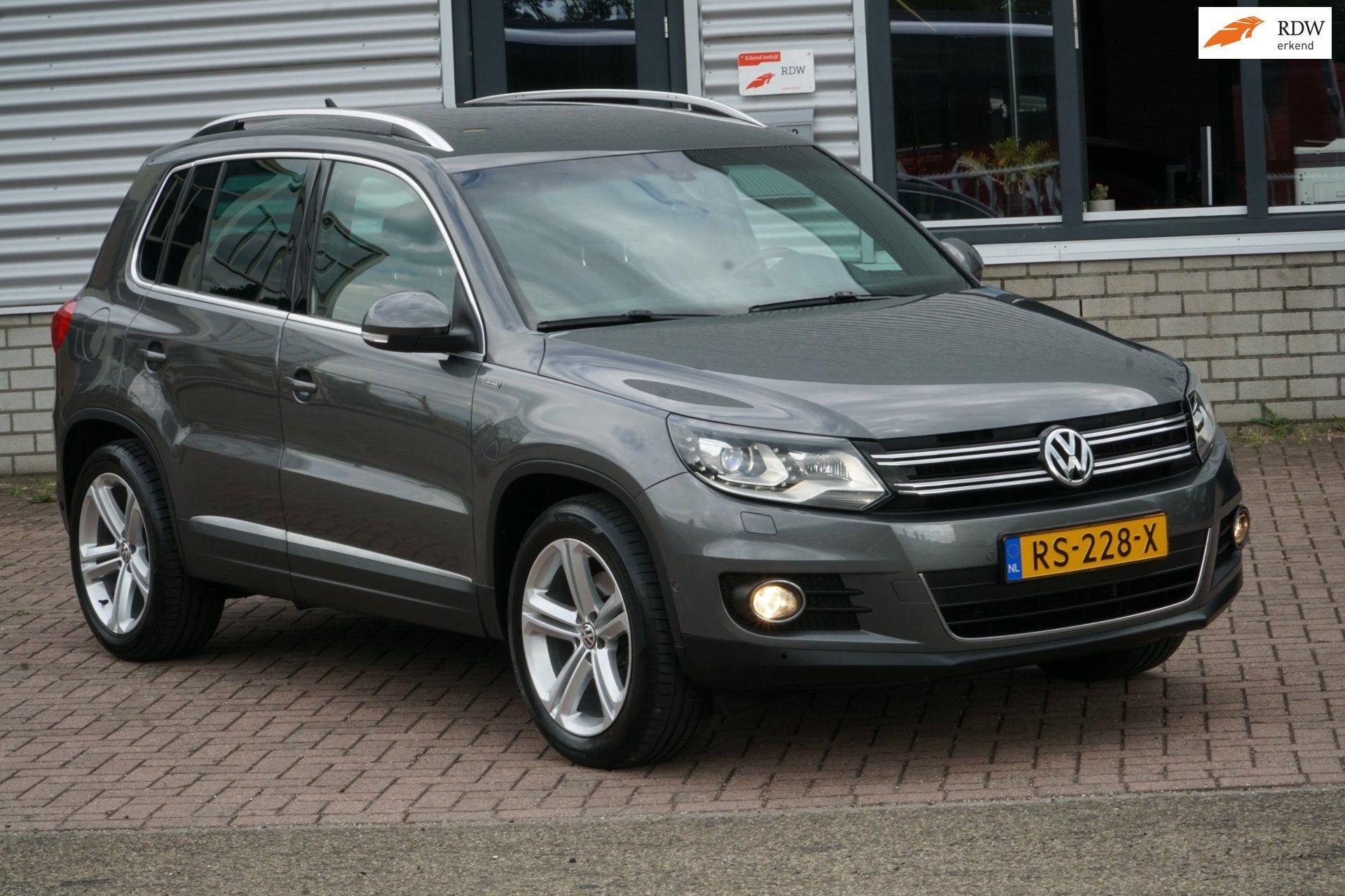 Volkswagen Tiguan 1.4 TSI Sport&Style NIEUWSTAAT, 4 cilinders, Alcantara, 1451 kg, 14 km/l