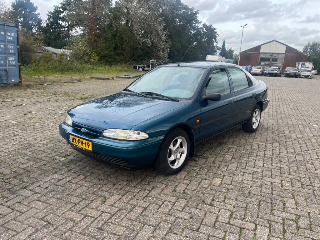 Ford Mondeo 1.8 GLX AUTOMAAT, Gebruikt, 4 cilinders, Mondeo, Blauw