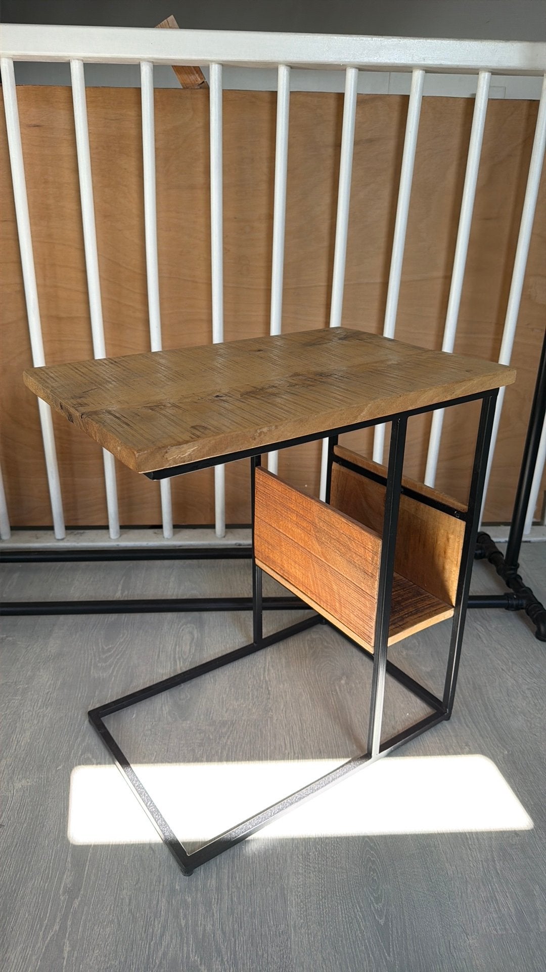Houten bijzettafel bank, Huis en Inrichting, Tafels | Bijzettafels, Ophalen, Minder dan 55 cm, Gebruikt, Rechthoekig