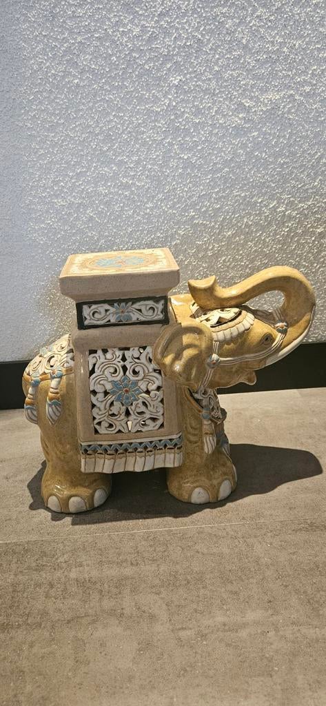 Vintage Keramieken Olifant Standaard, Ophalen of Verzenden, Gebruikt, Overige materialen, Dierenbeeld