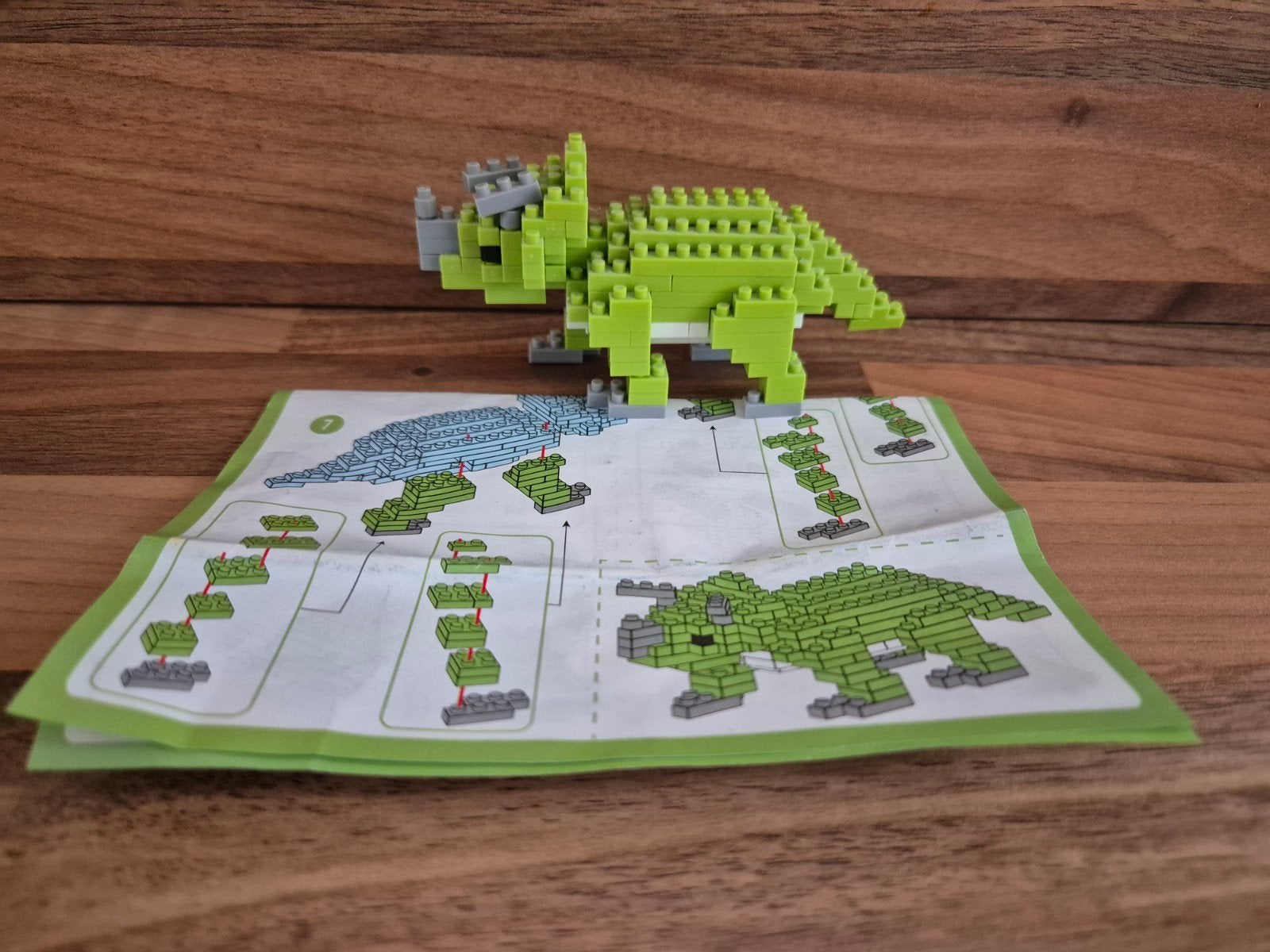 Mini bouwblokjes Triceratops dinosaurus   - mini blocks, Kinderen en Baby's, Ophalen of Verzenden, Gebruikt, Overige merken