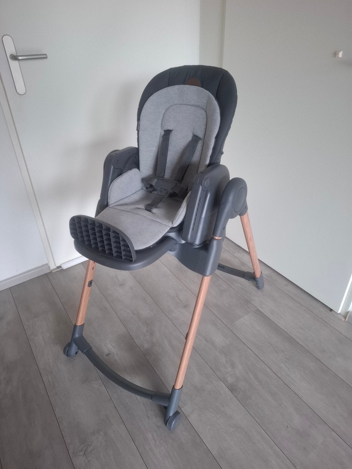 Maxi-Cosi Minla 6-in-1 meegroeistoel, Ophalen, Zo goed als nieuw, Meegroeistoel, Afneembaar eetblad