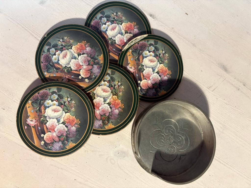 Vintage onderzetters met bloemen en tinnen houder, Antiek en Kunst, Antiek | Tin, Ophalen of Verzenden